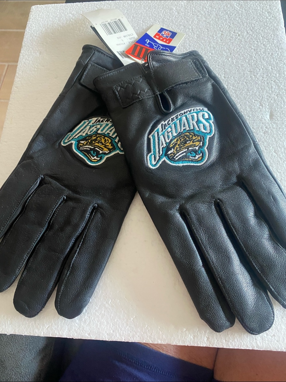 NWT Jacksonville Jaguars Black Leather Logo Gloves sz. L